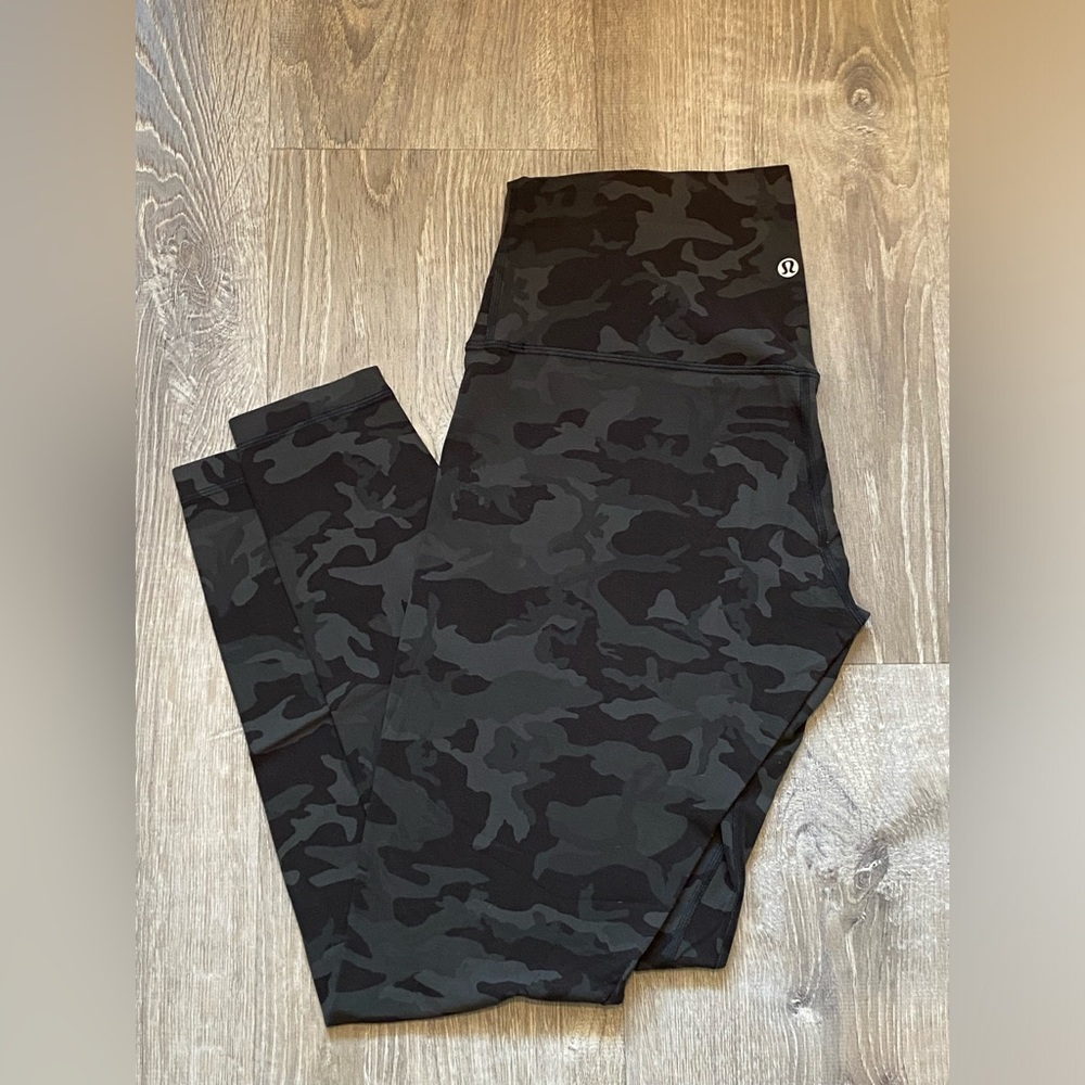 Lululemon Align Pant *Full Length 28"
Incognito Camo Multi Gator Green Size 10 - Picture 2 of 11